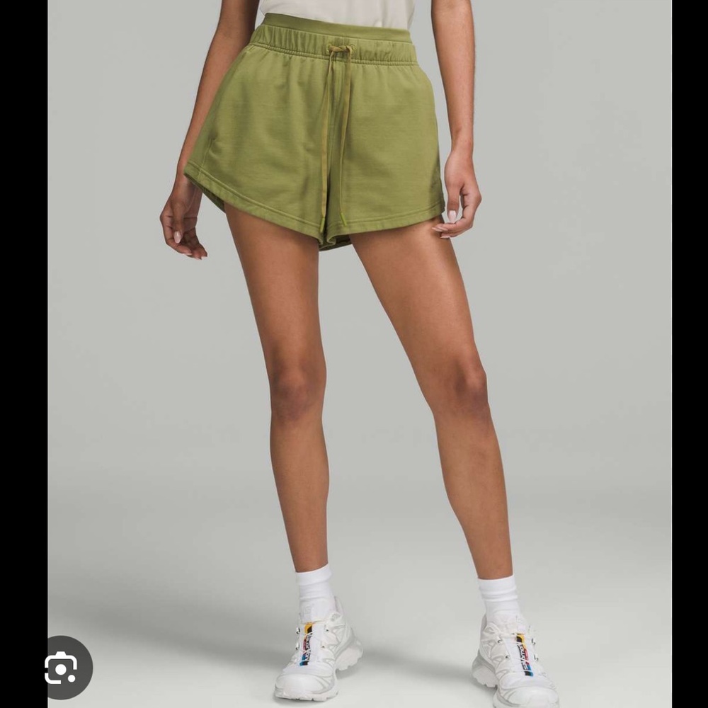 Lululemon Inner Glow Short - 10 - Bronze Green